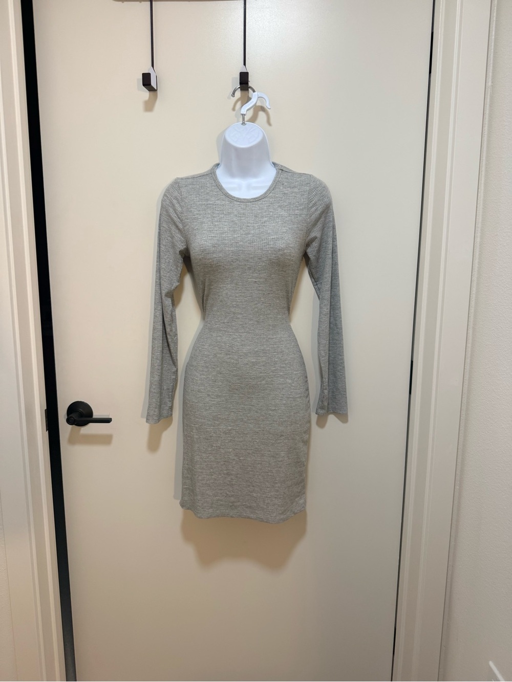 Slim Fit Long Sleeve Gray Knit Dress